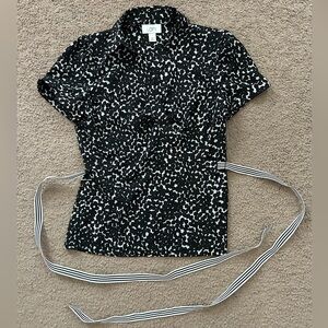 Ann Taylor LOFT Women’s Black White SS Tie-Waist Wrap Blouse Top size 4 Small